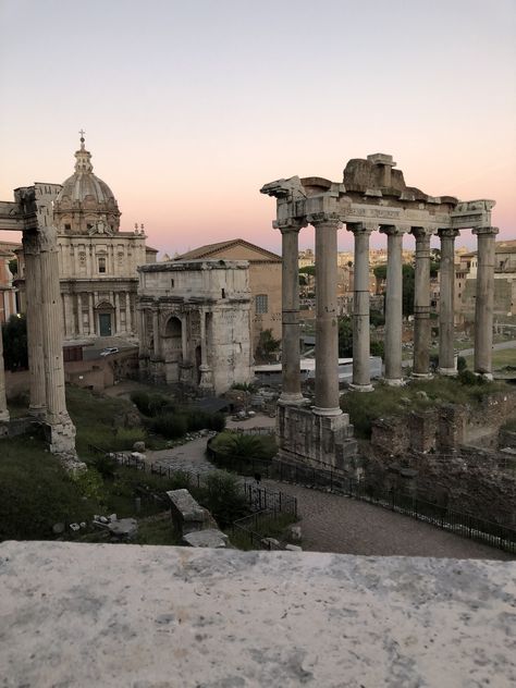 Rome Italy, Heroes Of Olympus, Voyage Europe, Intp, Pretty Places, Travel Inspo, Travel Aesthetic, Beautiful World, Europe Travel