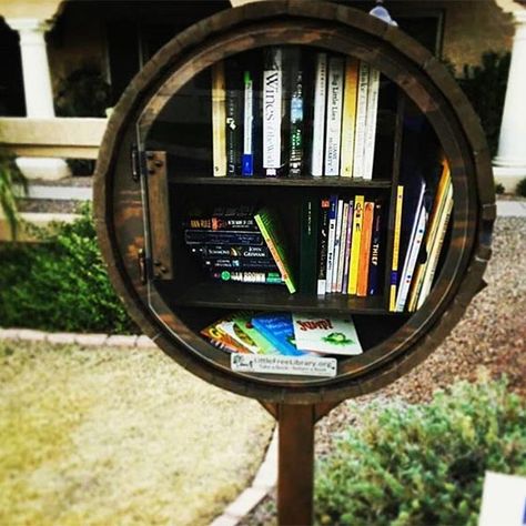 Little Free Library Plans, Little Free Pantry, Tiny Library, Street Library, Library Plan, Mini Library, Library Inspiration, Library Designs, Wine Book