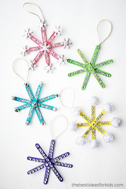 Popsicle Stick Snowflake Lolly Stick Christmas Craft, Holiday Ornaments For Kids To Make At School, Craft Stick Ornaments Diy Christmas, Snowflakes Craft Preschool, Lolly Stick Christmas Decorations, Lolly Stick Snowflakes, Nursing Home Crafts Christmas, December Crafts For Elementary Kids, Christmas Arts And Crafts For Kids Ornaments