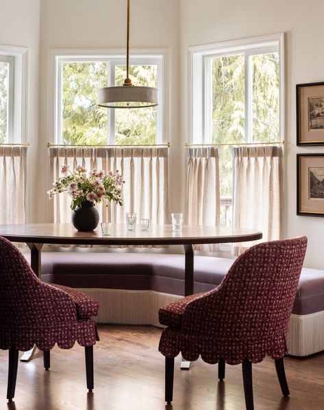 Breakfast Room Round Table, Dining Room Cafe Curtains, Heidi Caillier, Banquette Ideas, Cafe Curtains Kitchen, Cafe Rod, Banquette Cushions, Light And Dwell, Traditional Curtains