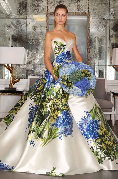 Romona Keveza Wedding Dresses, Runway Bridal, Bridal Trends, Romona Keveza, Moda Floral, 2016 Wedding Dresses, Floral Wedding Dress, Bridal Fashion Week, Wedding Dress Trends