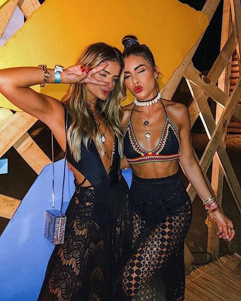 los mejores looks para inspirarte y lucir increible en este verano Ibiza Beach Club Outfit, Beach Festival Outfit, Mode Coachella, Look Da Festival, Brazil Summer, Tulum Outfits, Ibiza Party, Brazilian Fashion, Festival Mode