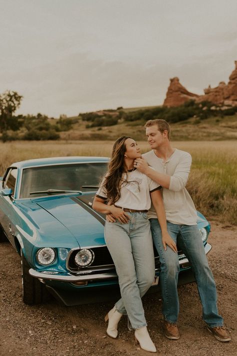 Vintage Car Shoot, Vibe Photoshoot, Car Couples, Vintage Ford Mustang, Couple Photoshoot Outfits, Couple In Car, Car Engagement Photos, Classic Car Photoshoot, Car Shoot