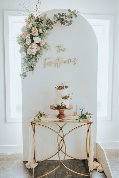 The prettiest wedding cake backdrop ever 🤤🤤 Wedding Cake, Blonde Hair, Wedding Cake Backdrop, Wedding Cake Setup, Wedding Backdrop Reception, Logan Utah Temple, Cake Backdrop, The Hive, Wedding Backdrop
