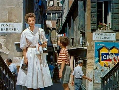 Mauro (Gaetano Autiero) shows Jane Hudson (Katherine Hepburn) some of the sights in Venice in David Lean’s "SUMMERTIME" (United Artists, 1955) Summertime 1955, Summertime Movie, Rossano Brazzi, 60s Vintage Fashion, I Love My Parents, David Lean, Katherine Hepburn, Honeymoon Style, Film Fashion