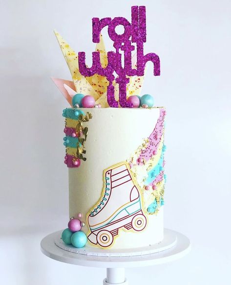 Roller Skates Birthday Party, Roller Skating Cake Ideas, Skate Cake Ideas, Roller Skate Cake Ideas, Roller Skate Party Ideas Girl Birthday, Roller Skating Birthday Party Ideas, Roller Skating Cake, Skating Birthday Cake, Rollerskate Cake