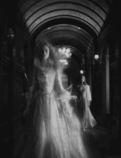 The Ghosts of Chattanooga's Historic Read House Hotel Dark Gif, Gif Black, Karel Gott, Ghost Girl, طابع بريدي, Ghost Photos, Dark Paradise, Gothic Horror, Arte Obscura