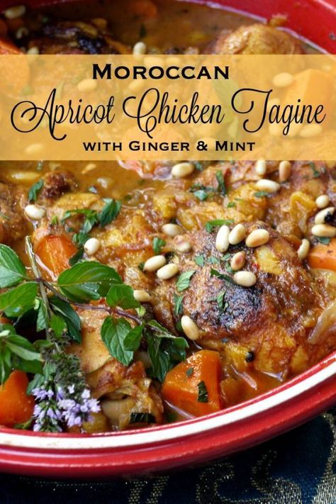 Moroccan Tagine Recipes, Arabisk Mad, Tagine Cooking, Moroccan Stew, Morrocan Food, Moroccan Cooking, Chicken Tagine, Apricot Chicken, Moroccan Dishes