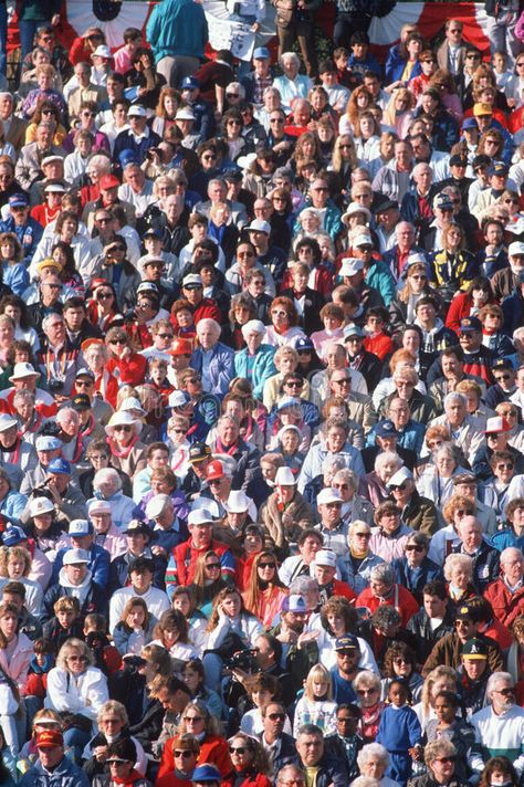 Crowded People Aesthetic, Tournament Of Roses Parade, Ancient Egypt Pyramids, Clever Business Cards, Crowd Of People, People Crowd, Big Crowd, Face Drawing Reference, Large Crowd