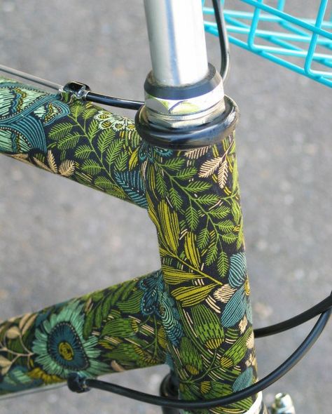 D.I.Y Tuesday – fabric covered bike. Possible? Logo Velo, Bici Fixed, Bicycle Paint Job, Bike Diy, Paint Bike, Bicycle Diy, Biking Diy, Bicycle Painting, Fixie Bike