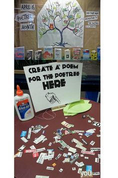 Book Themed Classroom, Passive Programming, Makerspace Library, Month Ideas, School Library Displays, Library Bulletin Board, Teen Library, Middle School Libraries, School Libraries