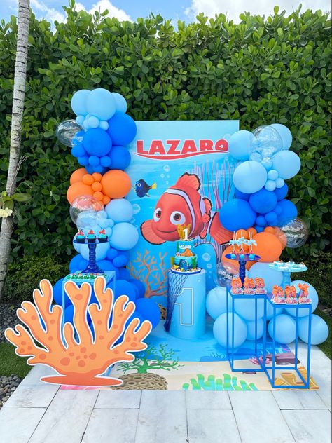 Finding Nemo Birthday Party Decorations, Finding Nemo Theme Party, Nemo Balloon Arch, Nemo 1st Birthday Party Ideas, Nemo And Dory Birthday Party Ideas, Finding Nemo Second Birthday Party, Finding Nemo Balloon Arch, Nemo First Birthday Party, Nemo Birthday Party Decorations