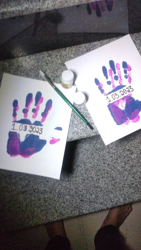 Handprint Art On Canvas, Handprint On Canvas Friends, Hand Painting With Friends, Canvas Fingerprint Art For Friends, Hand Impression Painting, Handprint Art Couples, Canvas Hand Print Ideas, Best Friend Hand Painting, Couple Hand Print Art