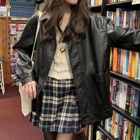 Mode Tips, Downtown Outfits, Autumn Fits, Downtown Girl, Mia 3, Mein Style, Plaid Skirt, 가을 패션, Mode Inspo