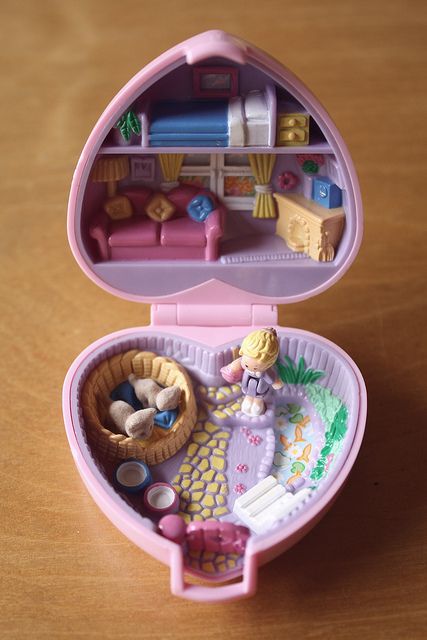 The best Polly Pocket - Cats, Pink Heart with tiny fish pond Polly Pocket 90s, 90s Toys Nostalgia, Polly Pocket World, Poly Pocket, Cats Pink, 90's Toys, Polly Pockets, Tiny Fish, Floor Vents