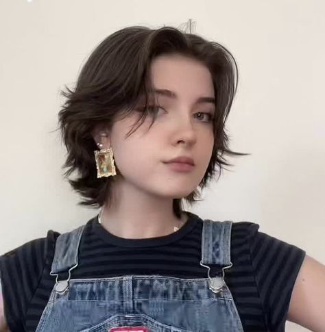 Non Binary Haircuts, Cute Short Hair, Shot Hair, Androgynous Hair, Short Grunge Hair, Really Short Hair, Hair Inspiration Short, Short Hair Syles, Shot Hair Styles