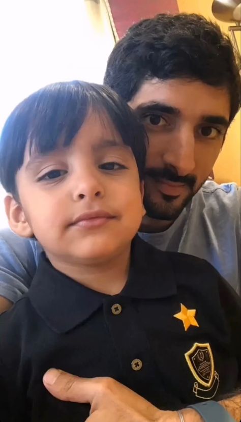 Prince Of Dubai, World Handsome Man, Prince Hamdan, Cute Suitcases, Handsome Men Quotes, I Love You Honey, Mohammed Bin Rashid Al Maktoum, Royal Family Pictures, Sheikh Mohammed