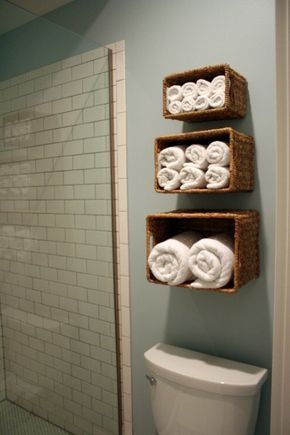 Wooden Crates Projects, Bathroom Towel Storage, Diy Bathroom Design, Diy Rangement, Towel Holder Bathroom, Dollar Store Organizing, Ideas Craft, Towel Storage, Small Bathroom Storage