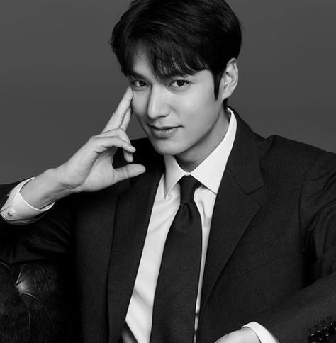 Lee Min Ho Instagram, Lee Min Ho Images, Most Handsome Korean Actors, Lee Min Ho Photos, The King: Eternal Monarch, Jung So Min, New Actors, Handsome Korean Actors, Kim Woo Bin