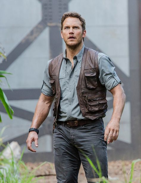 Chris Pratt Owen Jurassic World, Jurassic World Chris Pratt, Owen Grady, Actor Chris Pratt, Jurassic Park Film, Peter Quill, Mens Fashion Smart, Hipster Mens Fashion, Jurassic Park World