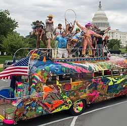 Hippies, Merry Pranksters, Ken Kesey, Music And Fashion, Hippie Bus, Greatful Dead, Van Color, The Jam Band, College Town