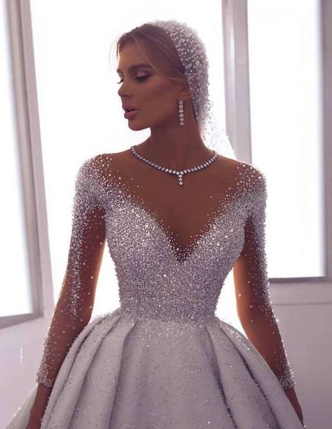 Quince Dresses, Istoria Modei, Wedding Gowns With Sleeves, Bridal Dresses Lace, فستان سهرة, A Wedding Dress, Gowns With Sleeves, Wedding Dress Sleeves, Long Wedding Dresses