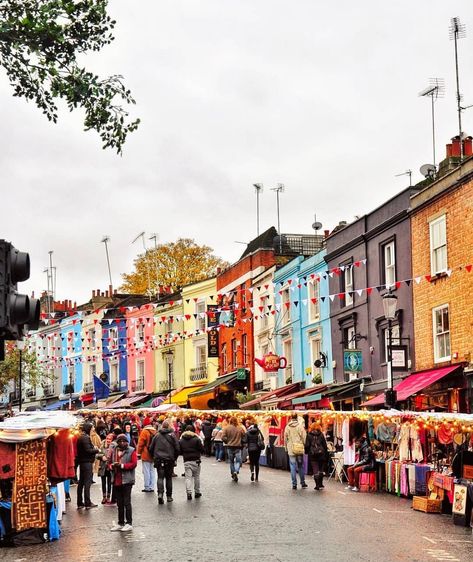 London • UK 🇬🇧 on Instagram: “Portobello Road 💛💙❤️ | 📸 @mgdlnvlgr | #itssolondon #london” Portobello Market London, Portobello Road Market, Portobello Market, Weekend In London, London Market, London Kensington, Notting Hill London, Europe Holidays, Portobello Road