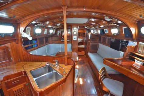 Small Boat Interior, Boat Interior Ideas Cabins, Small Boat Interior Ideas, Yacht Decorating Ideas, Sailing Yacht Interior, Canal Boat Interior, Liveaboard Boats, Boat Interior Design, Boat Style