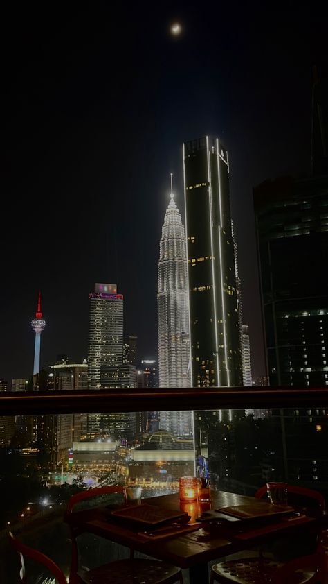 travel, southeast asia, city, kuala lumpur Kuala Lumpur Aesthetic Night, Kuala Lumpur Night View, Malaysian Aesthetic, Penthouse Aesthetic, City View Apartment, Wallpaper City, Travel Aesthetics, Hotel Kuala Lumpur, Asia City