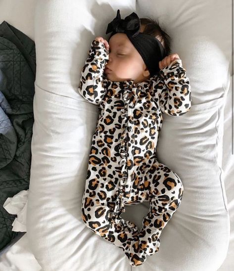 Cheetah print onesie Pakaian Feminin, Clothes For Girls, Foto Baby, Baby Time