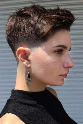 Barber Basics: Taper Haircut for Women ★ See more: http://lovehairstyles.com/taper-haircut-women/ Men’s Haircuts On Women, Caesar Haircut Women, Pixie Haircut Fade, Taper Fade Female, High Fade Messy Top, Pixie Fade Undercut, Clipper Designs For Women, Men Haircut On Women, Short Female Haircut Styles