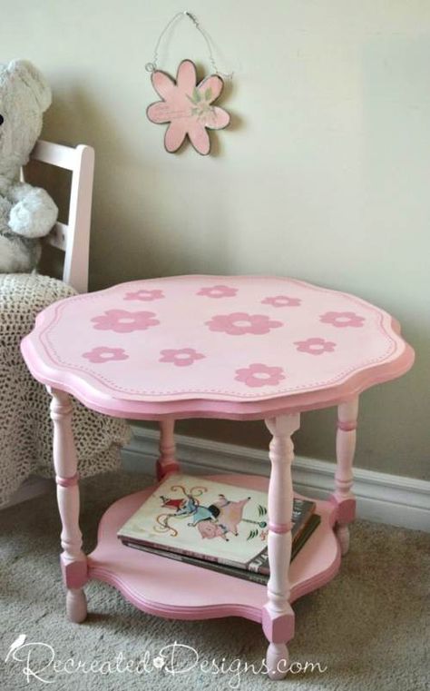 Pale Pink Paint, Flower Furniture, Painted Side Tables, Pink Furniture, Hand Painted Table, Painted Coffee Tables, Pink Desk, Painted Desk, Flower Table