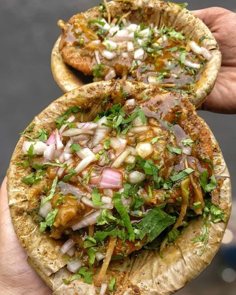 #indianfastfoodrecipes #easyfastfoodrecipes #ve Street Food Indian Aesthetic, Indian Chaat Photography, Indian Street Food Photography Aesthetic, Indian Fast Food Photography, Indian Street Food Photography, Aesthetic Street Food, Chaat Recipe Street Food, Indian Food Street, Chaat Street Food