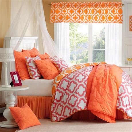 Instantly change the look of your bed with the Avenue 8 Impulse Cotton Printed… Pink And Orange Comforter, Orange And Pink Bedding, Pink And Orange Bedding, Orange Comforter, Beachy Bedroom, Geometric Bedding, Preppy Decor, Orange Rooms, Orange Bedroom