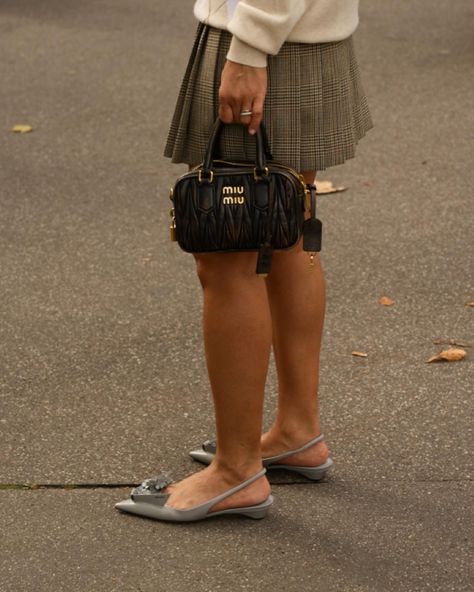 Fashion week, paris, parisfashionweek, streetstyle, miumiu, trend 2024, bag 2024, paris fsshion week, influencer, miumiu bag, fashion bag Miu Miu Arcadie Bag Outfit, Muimui Bag, Miumiu Outfit, Housewife Outfit, Miumiu Bags, Trend 2024, Miu Miu Bag, Fashion Week Paris, Outfits Inspo