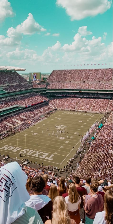 Football College Aesthetic, Texas A&m Aesthetic Wallpaper, America College Aesthetic, Texas A&m University Aesthetic, Football Vibes Aesthetic, Texas College Aesthetic, A&m College, Texas A&m Football, Usa College Aesthetic