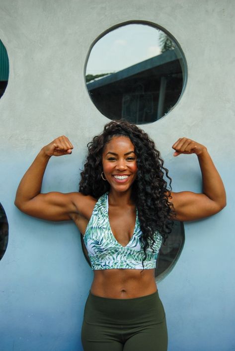 Muscle Girls, Physically Fit, Love Wellness, Wellness Beauty, Black Fitness, Fitness Inspiration Body, Workout Pictures, Muscular Women, Muscle Women