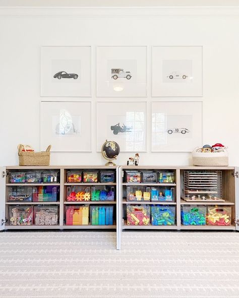 Give your playroom a refresh by clearing out the old and keeping the new organized in a way that just makes sense. Various baskets keeps the guesswork out of finding toys and gives each item a home that isn't the floor! Organisation, Creative Playroom, Big Kids Playroom, Toy Room Storage, Kids Playroom Storage, Playroom Organization Ideas, Loft Playroom, Toy Room Organization, Small Playroom