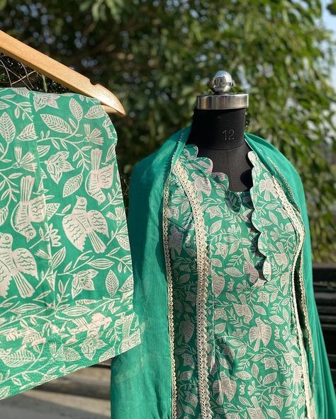 Printed suit set Cotton printed suit Printed lace design suit Allover Printed Suits Design Indian, All Over Suit Design, Lace Design Suit, Printed Suits Design Indian, Cotton Kurti Neck Designs, Cotton Dress Summer Casual, Salwar Neck Patterns, Heavy Suit, Daily Dresses
