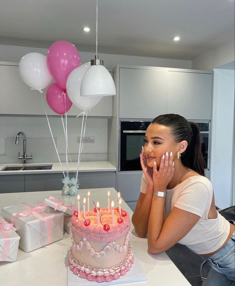 Preppy Filter, Lightroom Presets Instagram, 21st Bday Ideas, Glow Birthday Party, Birthday Goals, Cute Birthday Pictures, Cute Birthday Ideas, Glow Birthday, Birthday Ideas For Her