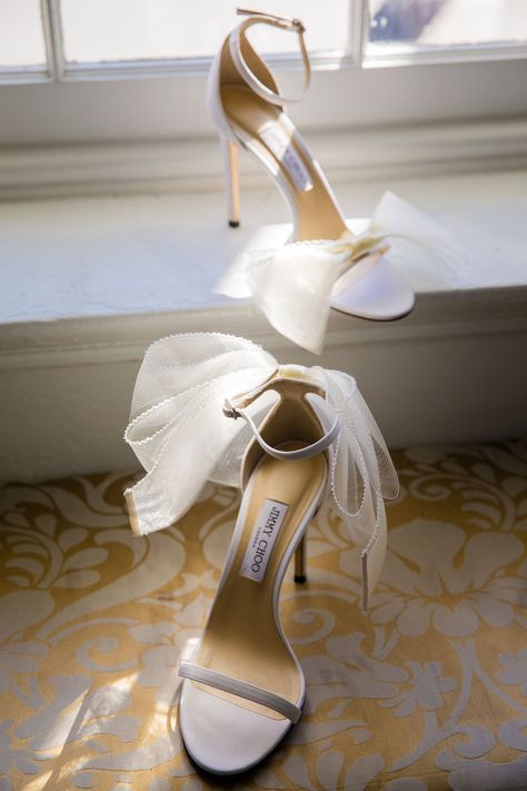 Grand Centerpieces, Kasut Pengantin, Shoes Design Ideas, Bridal Sneakers, Fall Wedding Ideas, Fall October, Heels Wedding, Wedding Shoes Bride, Clear Top