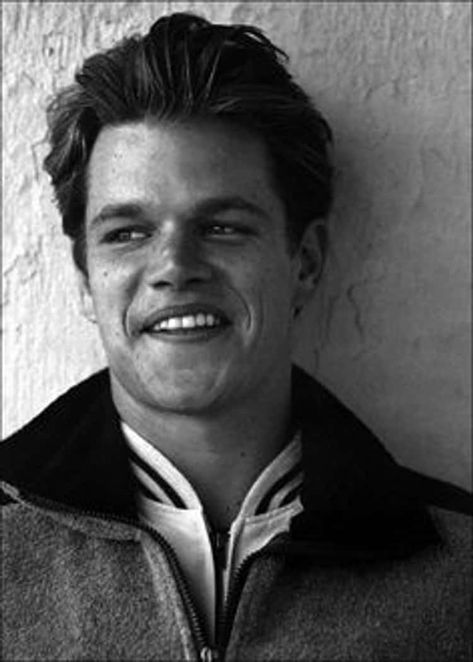 Matt Damon Young, Matt Demon, Jason Bourne, Matt Damon, Actrices Hollywood, Famous Men, Film Producer, Famous Faces, Screenwriting