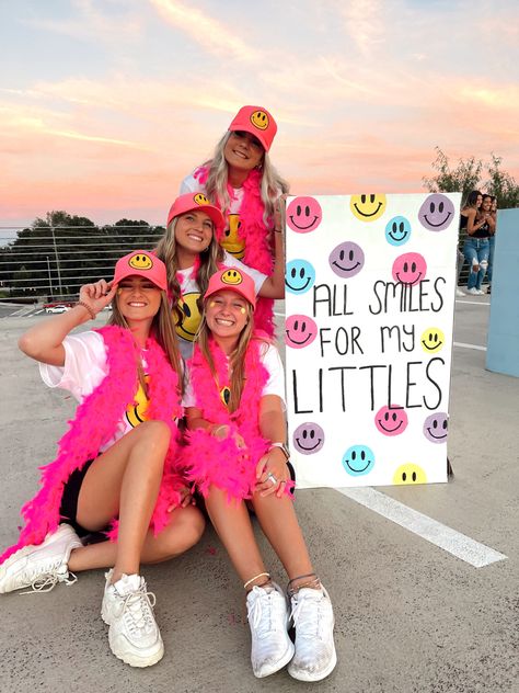 Sorority Sister Reveal Ideas, Big Reveal Ideas Sorority, Sorority Reveal Themes, Big Little Twins Reveal, Big Sis Lil Sis Reveal Ideas Cheer, Big Little Gifts Basket, Big Sis Little Sis Reveal Ideas, Big Sis Lil Sis Reveal Ideas, Big Little Themes Sorority