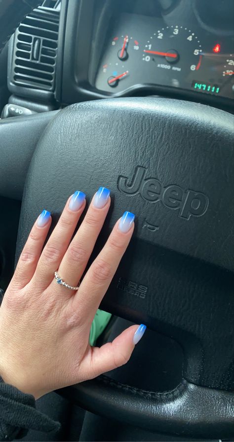 Short Nail Designs Blue Glitter, Dip Powder Nails Blue Ombre, Dark Blue To Light Blue Ombre Nails, Dip Nails Ideas Ombre, Fading Blue Nails, Electric Blue Ombre Nails, Bright Blue Ombre Nails, Dark Blue Ombre Nails Acrylic, Ambre Blue Nails