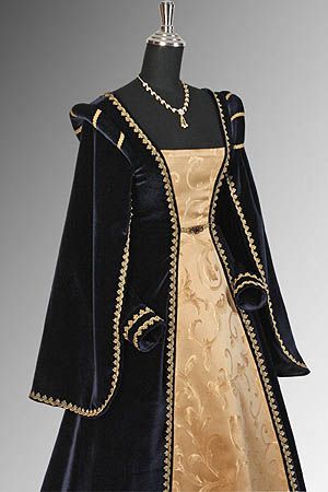 cape sleeves Gown Queen, Court Gown, Daena Targaryen, Tudor Gown, Fantasy Wedding Dresses, Medieval Archery, Queen Of Spain, Medieval Swords, Medieval Gown