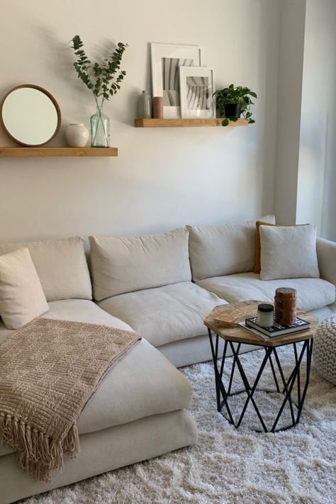 These living rooms look SO GOOD even though they are inside a small apartment! Apartment Decorating Living, Dream Apartment Decor, Apartment Living Room Design, Future Apartment Decor, Small Apartment Living Room, Appartement Design, Decoracion Living, Small Apartment Living, Small Living Room Decor