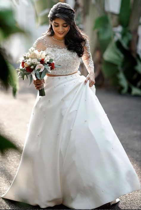 Bridal Gown Hairstyle, Wedding Saree Christian Kerala, Marriage Gowns Brides, Indian Wedding Gowns White, Christian Bridal Look In Gown, Bride Hairstyles Christian Wedding, Engagement Dress Kerala Christian, Kerala Christian Wedding Gown, Wedding Dresses For Christian Bride