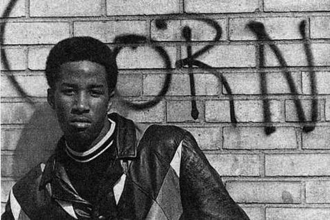 A History of Graffiti - The 60's and 70's | sprayplanet Graffiti History, Famous Graffiti Artists, Stencil Graffiti, New York Graffiti, Graffiti Words, Banksy Graffiti, Urban Contemporary, Jean Michel Basquiat, Graffiti Artist