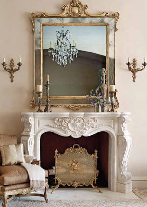 Gorgeous mantel and mirror French Glam, Cinematic Orchestra, Country Fireplace, Country Vibes, French Fireplace, French Modern, Black Fireplace, Farmhouse Fireplace, 카페 인테리어 디자인