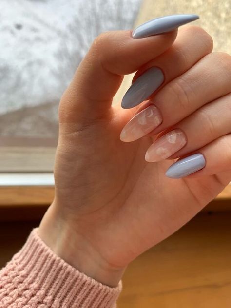 Spring manicures and nail art designs that are minimal, classy, neutral, subtle, and simple for 2021 #spring #manicure #mani #nails #nailart #designs #classy #minimal #neutral #simple April Nails, Subtle Nails, Minimal Nails, Her Nails, Aycrlic Nails, Soft Nails, Nagel Inspo, Cat Kuku, March 2023